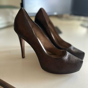 BCBG Like New Heels Metallic Brown 9.5